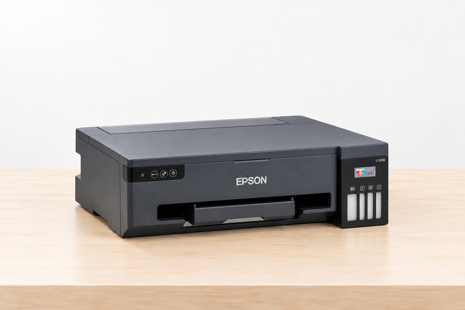 Принтер Epson L11050 на светлом деревянном столе